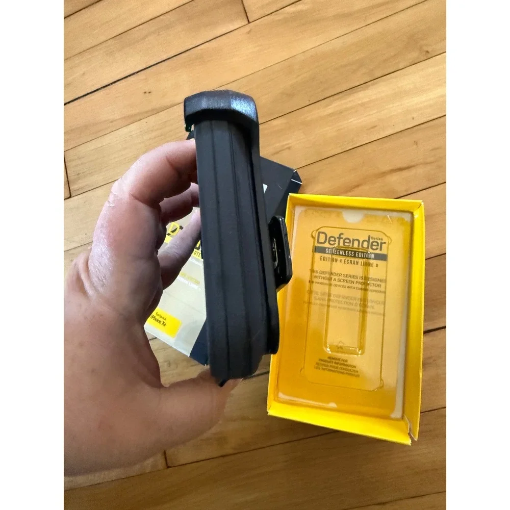 Otterbox defender case for iphone XR in‎ black screenless protection